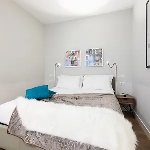 https://via-volta-apartment-moscova.italymilanhotels.net